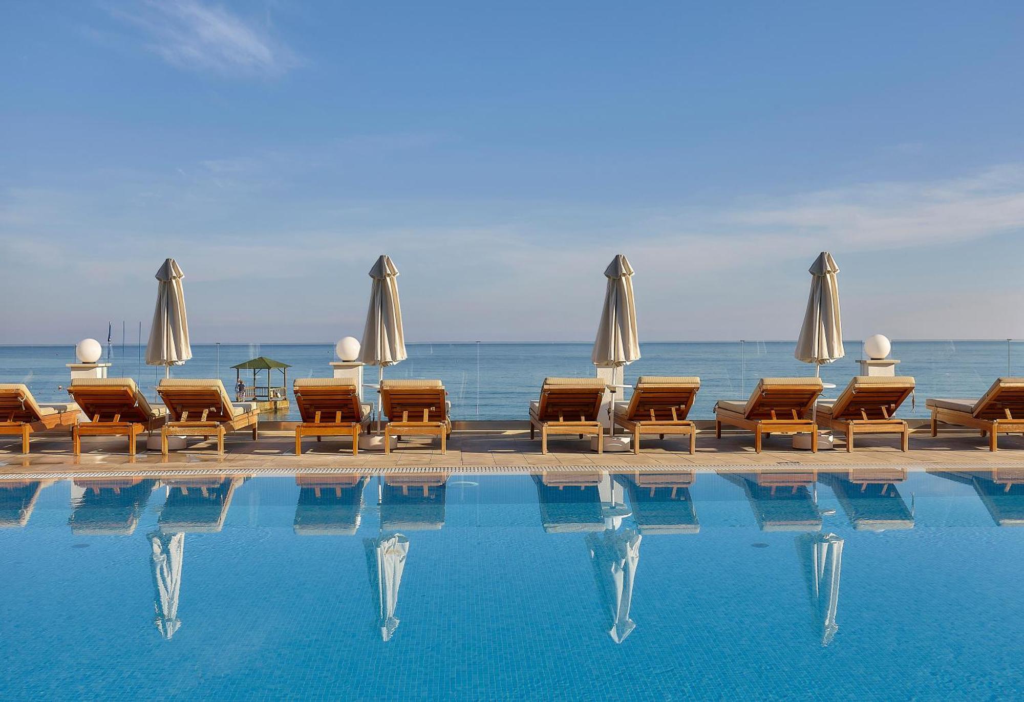 Alexander Beach Hotel & Village Resort Malia Exterior foto